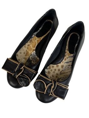 EUC Born Leather Flats Black Gold Size 8.5